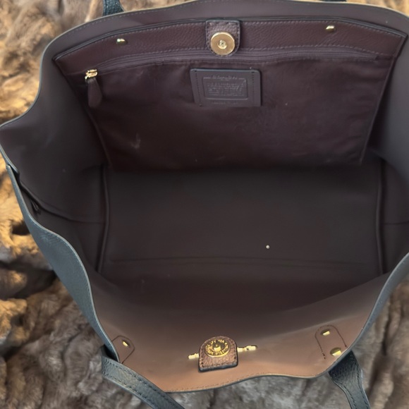 Coach Town Tote - Picture 4 of 7